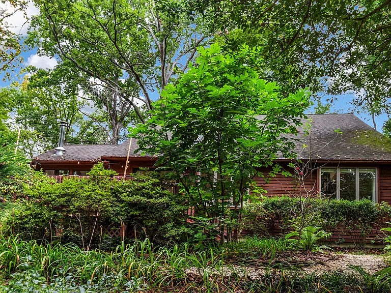 1677 Chinford Trl — Photo 38
