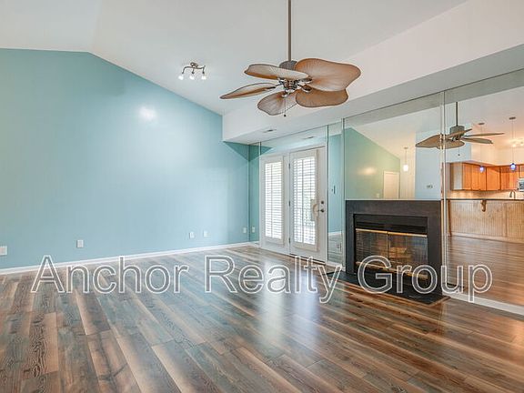 2nd image of 315 24th St APT 330