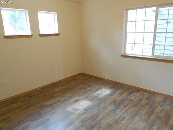 3rd image of 7949 SE Glencoe St #11