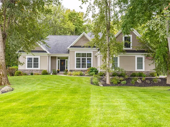 190 Willnick Cir, Rochester, NY 14626