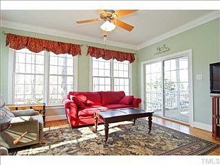5th image of 1919 Larkspur Ln