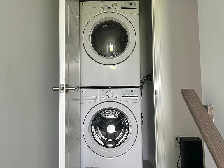 Amand Dr — Photo 10