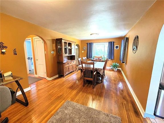 4th image of 126 Younkins Dr