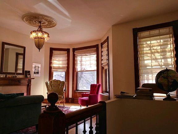 2nd image of 2613 N Burling St