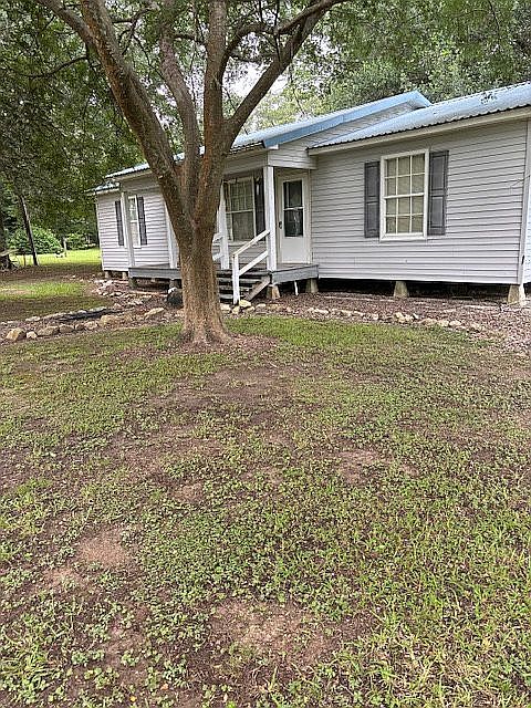 1st image of 132 Quiet Cove Ln