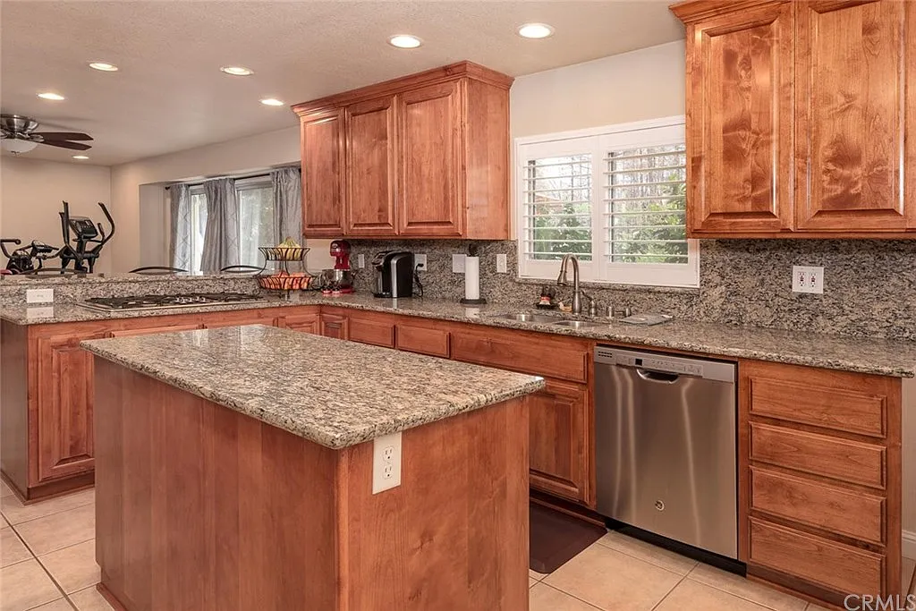 6690 Brook Way photo 1