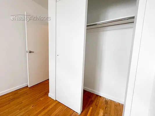 Rented by eRealty Advisors USA Inc | media 14