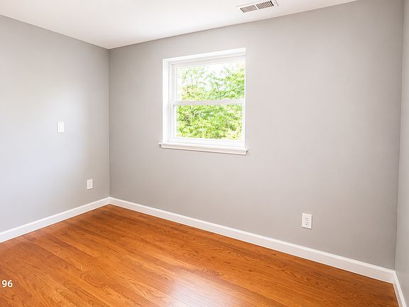 5th image of 75 Hillside Ave APT 1B