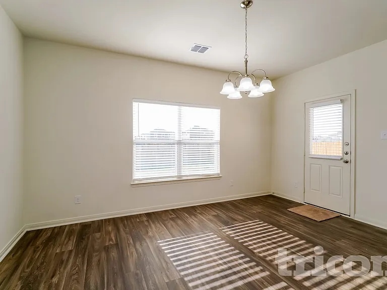 10918 Chatham Ct — Photo 3