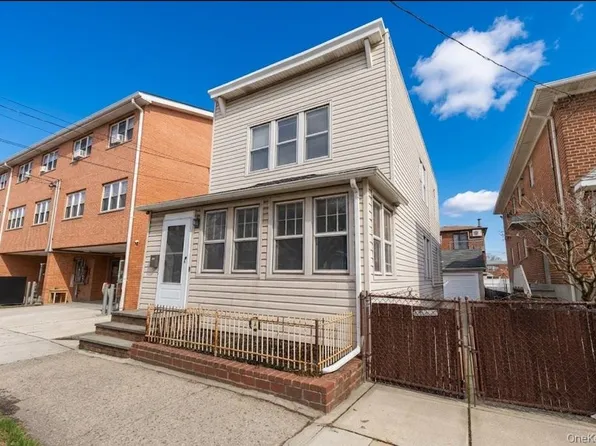 61-17A 165th Street, Fresh Meadows, NY 11365