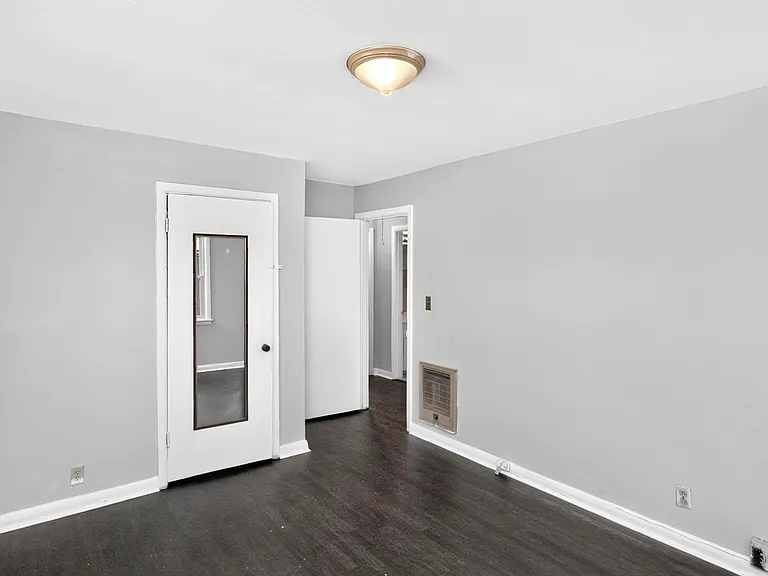 2423 Underwood St — Photo 26
