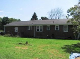 2 Wedgewood Dr, Seekonk, MA 02771