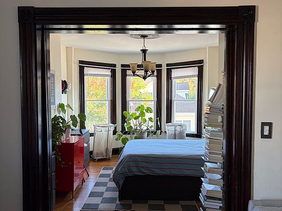 2nd image of 464 Somerville Ave #5