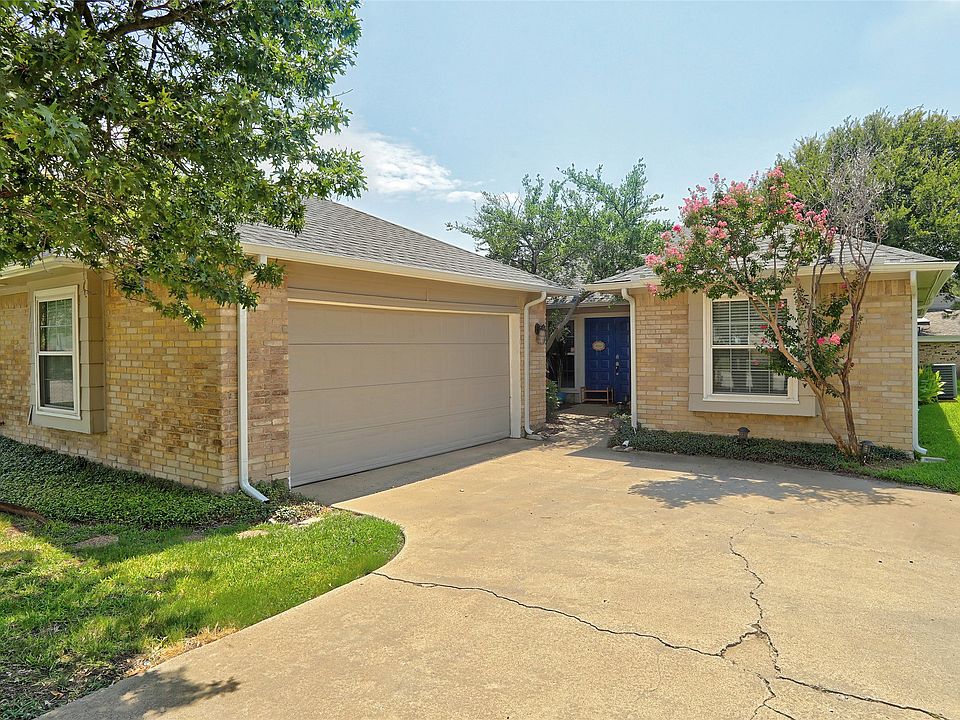 1st image of 2703 Heather Glen Ct