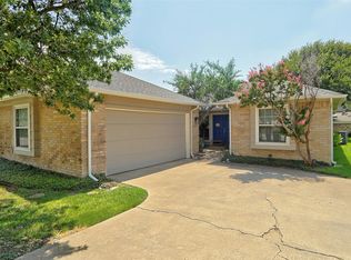 2703 Heather Glen Ct, Carrollton, TX 75006