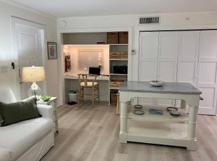 975 9th Ave S APT 7, Naples, FL 34102