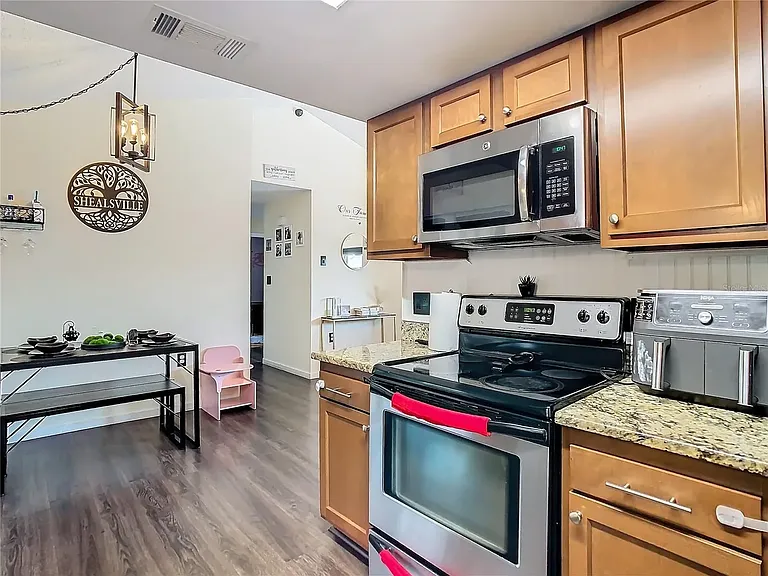 1203 Mandarin Dr — Photo 16