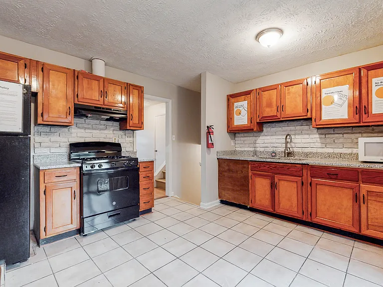 Sparta Dr — Photo 3