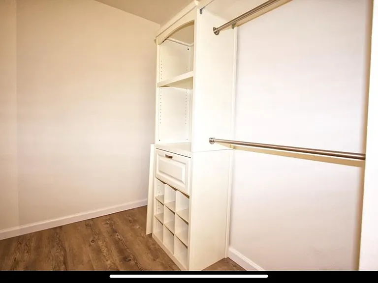 821 Hale St — Photo 2