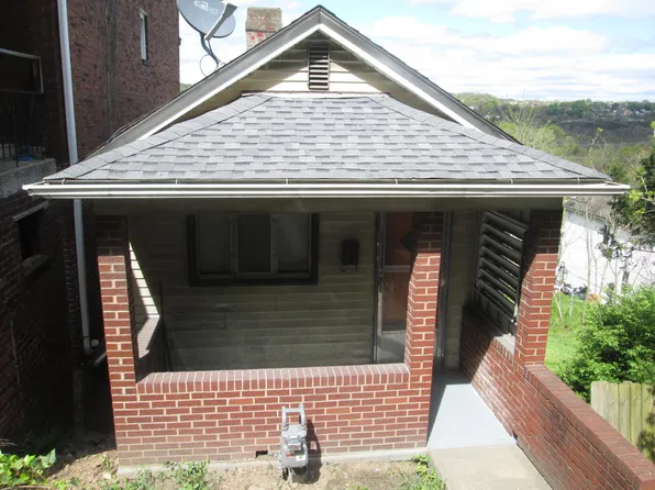 1484 Island Ave, Mc Kees Rocks, PA 15136