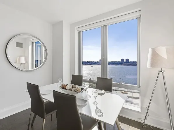 50 Riverside Boulevard 9A image 3 of 10