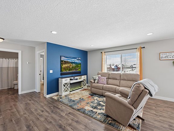 3rd image of 1100 Susan Ln