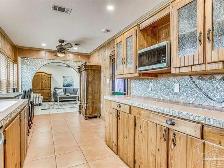 510 W Gregory St — Photo 8