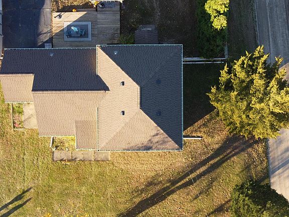 4th image of 450 E Grant Ave