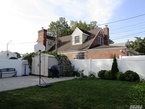 3rd image of 82-38 Little Neck Pkwy