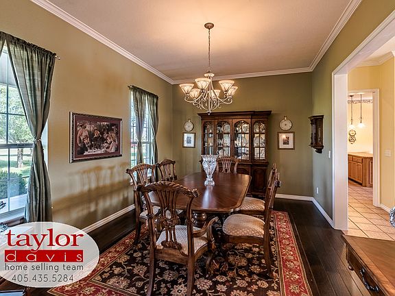 3rd image of 565 Highland Hills Cir