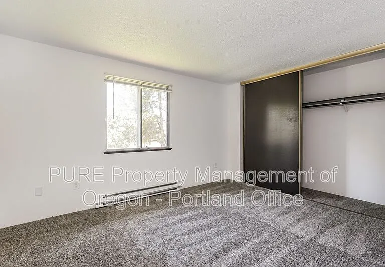 Parkway Garden — Photo 120