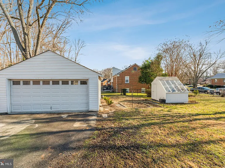 5424 Ferndale St — Photo 31