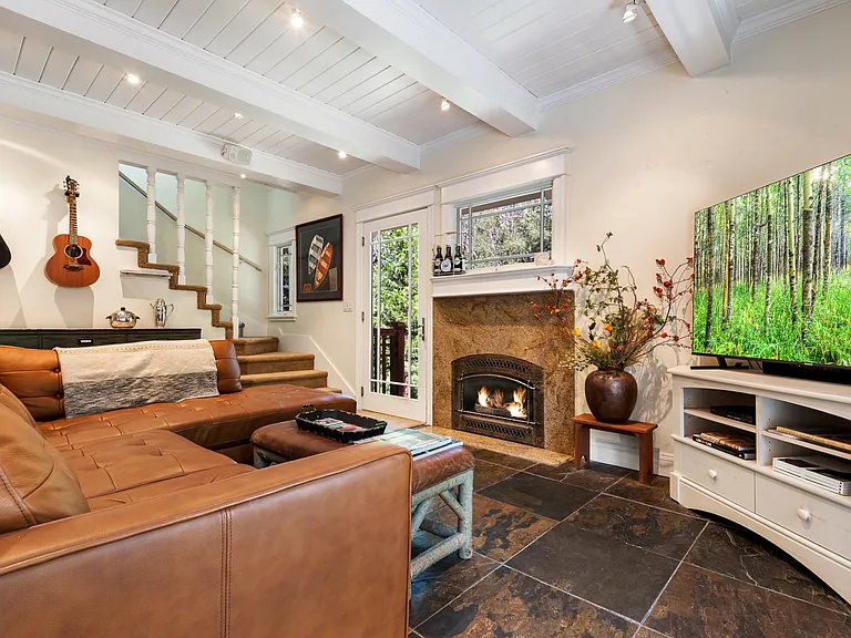 320 Kimberly Dr — Photo 11