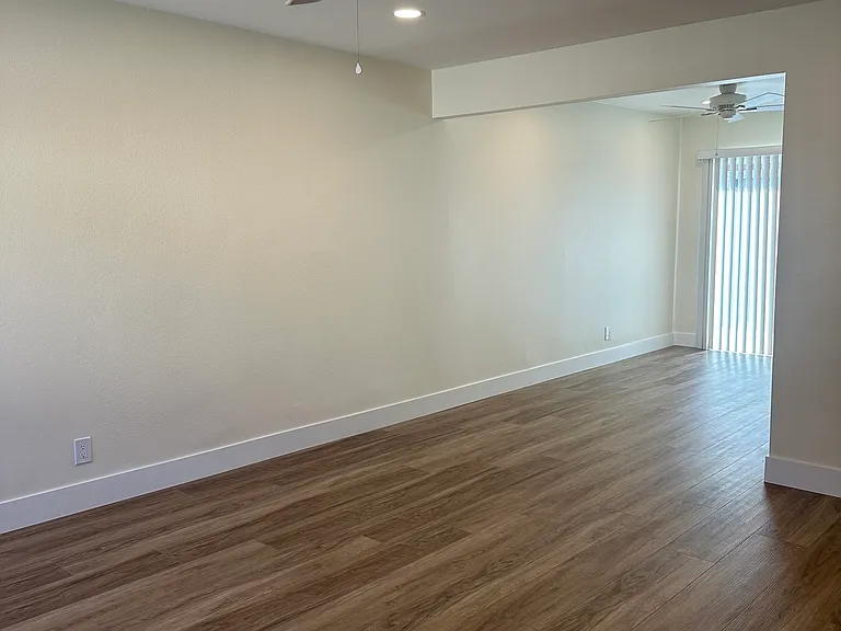4545 Canoga St #B — Photo 4