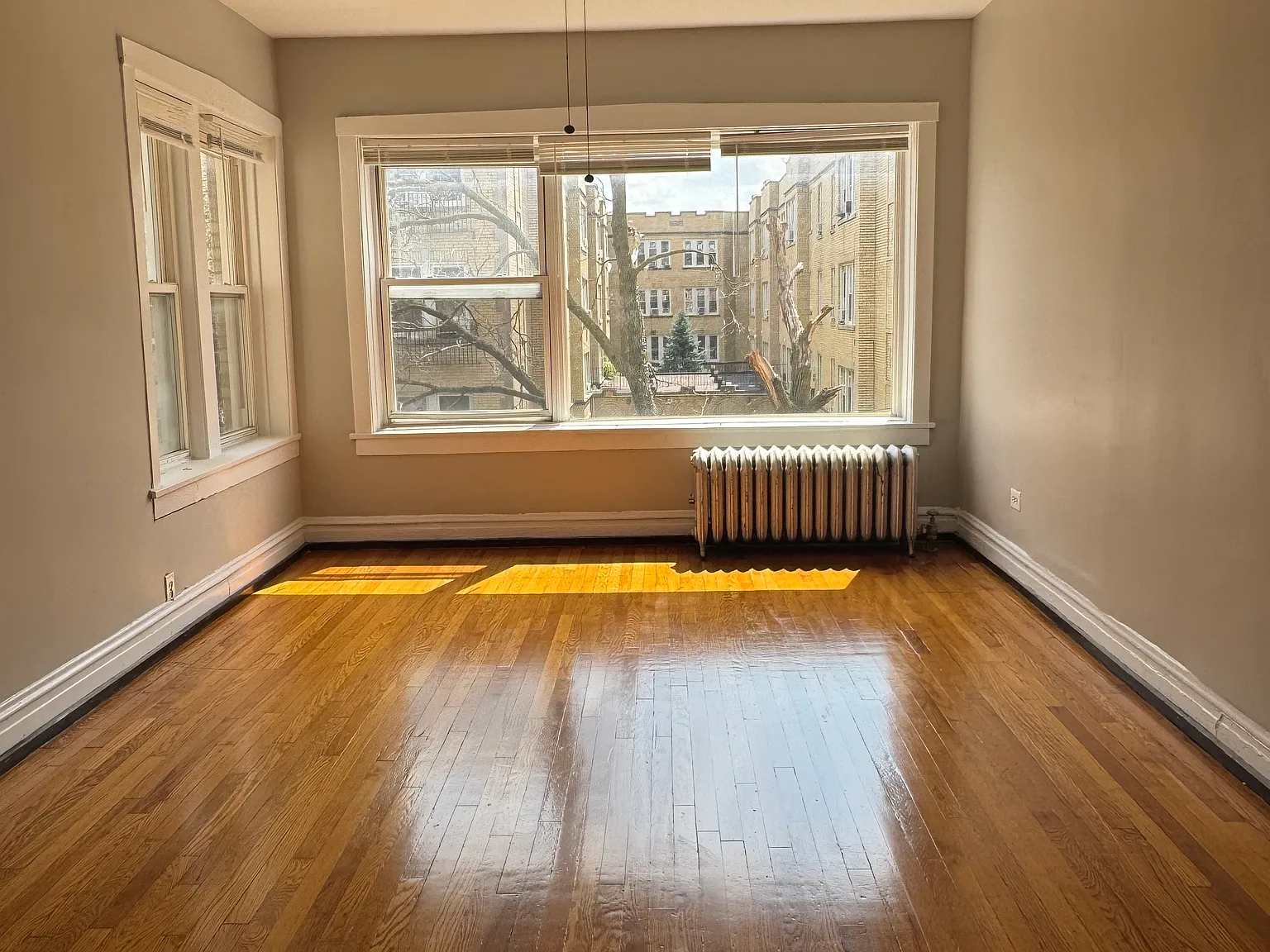 2 bed, 900 sqft, $1,550 — Photo 3