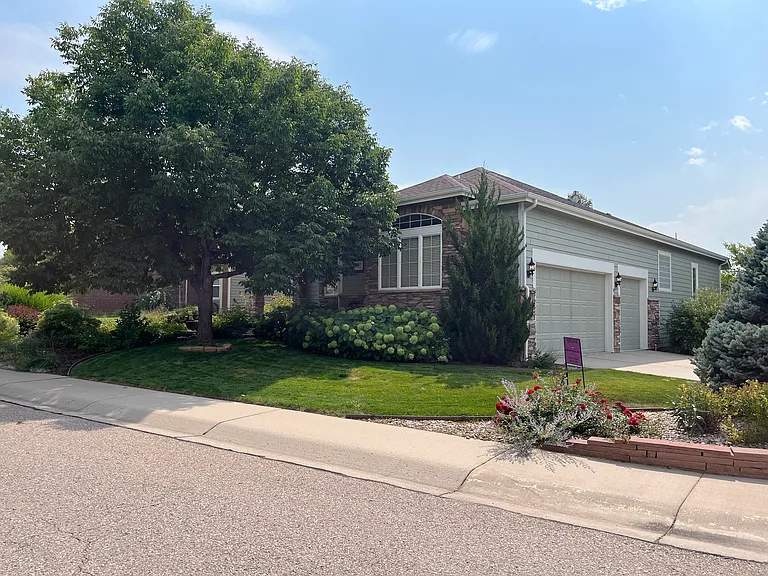 8493 Castaway Dr — Photo 3
