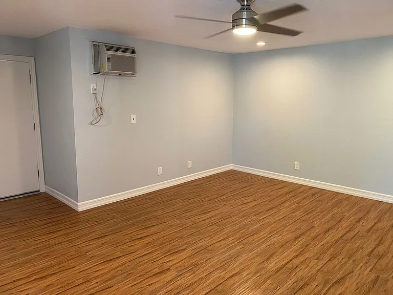 9721 Graham Street — Photo 16