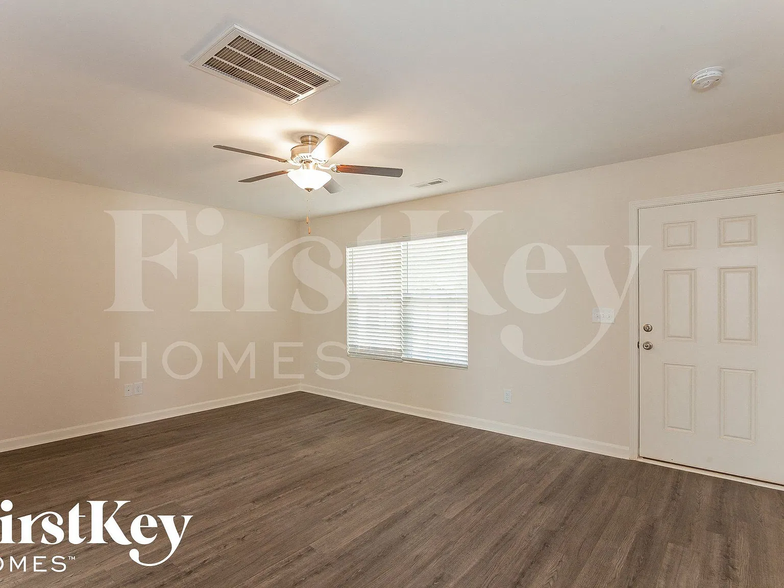 4 bed, 2.5 bath, 1600 sqft, $2,235 — Photo 2