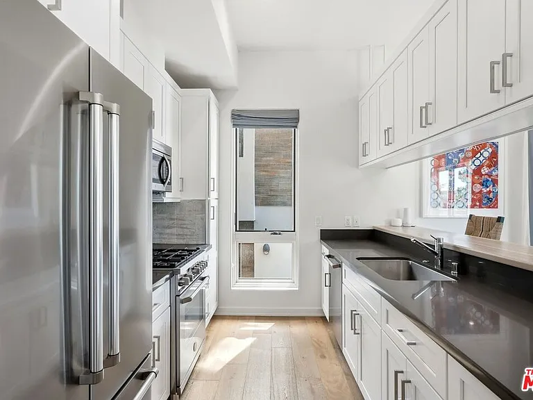 1041 N Spaulding Ave #203 — Photo 14
