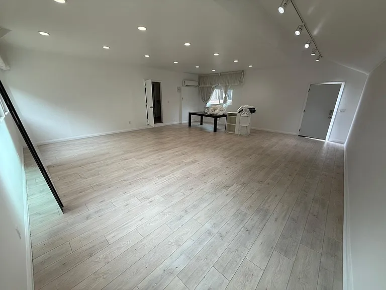 918 Diamond St — Photo 20
