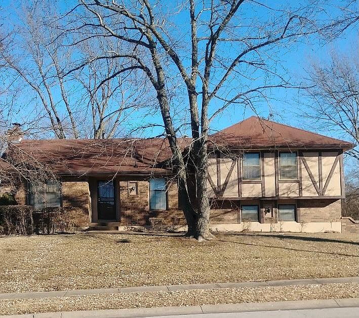 1st image of 9711 Elm Ave