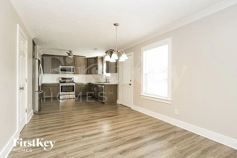 3 bed, 2.5 bath, 2148 sqft, $2,420 — Photo 4