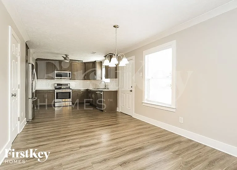 6001 Burnett Cir — Photo 4