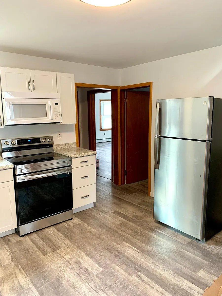 Kitchen - 27 W Bridge St