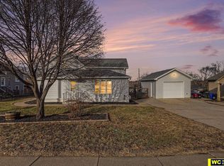 1552 Wilbur St, Blair, NE 68008