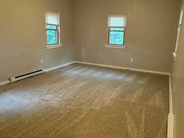 1817 Whitehall St #2R — Photo 8