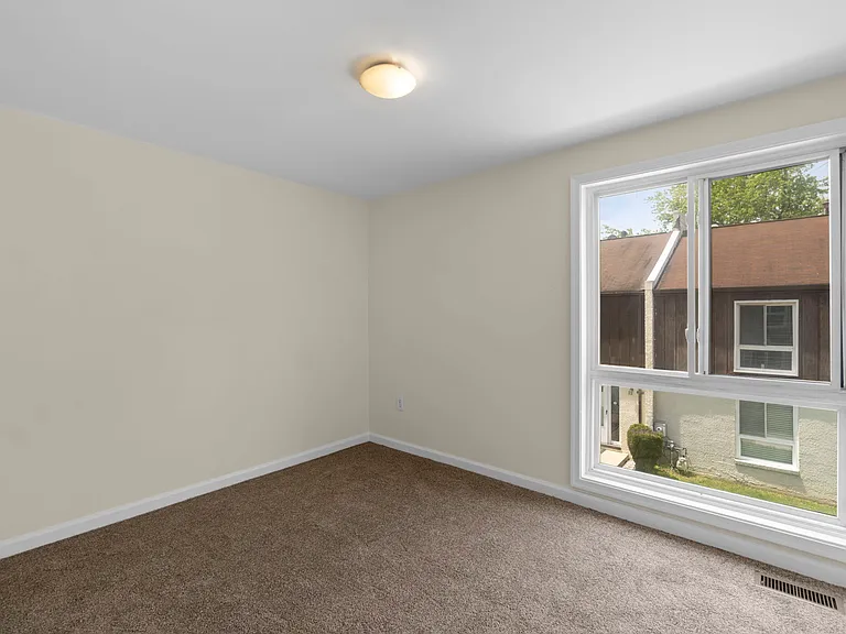 10289 Daystar Ct — Photo 21
