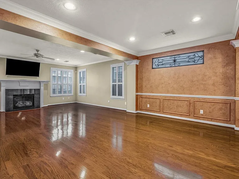 1524 Birdsall St — Photo 15