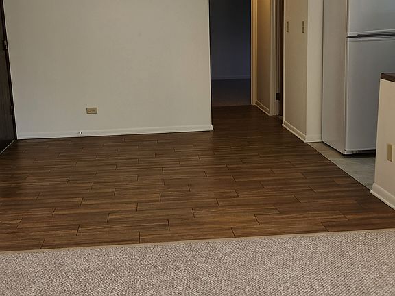 5th image of 729 W 65th St APT 6
