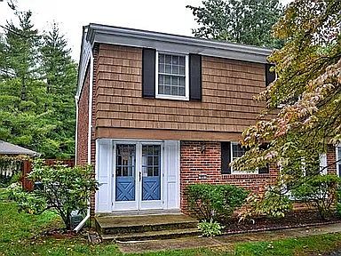 1st image of 931 Pavillion Dr